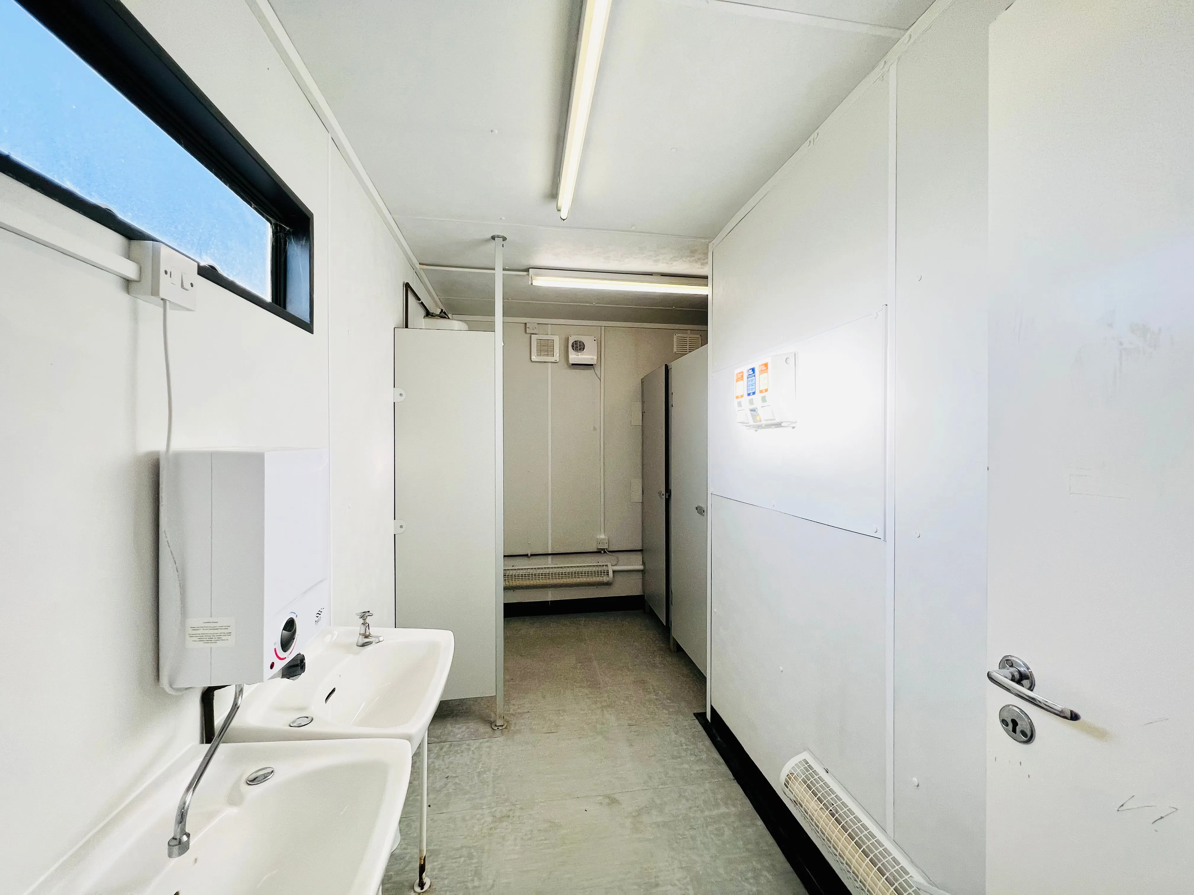 32 Ft Canteen / Office Cabin & 2 1 Toilet Block |50/50 Split | Reduced | No 759