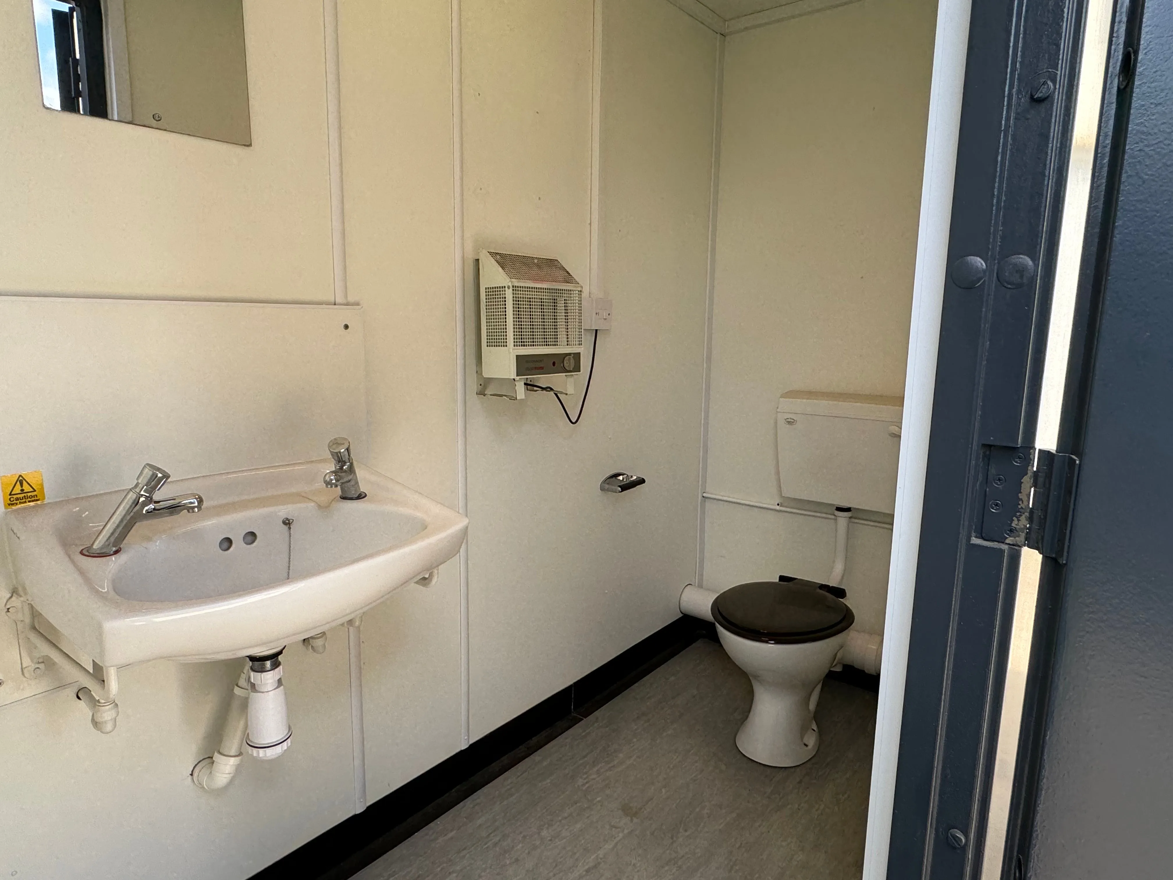 32 x 10 ft | 6 1 Toilet Block | Anti-Vandal | Portable Toilet Block No 1070