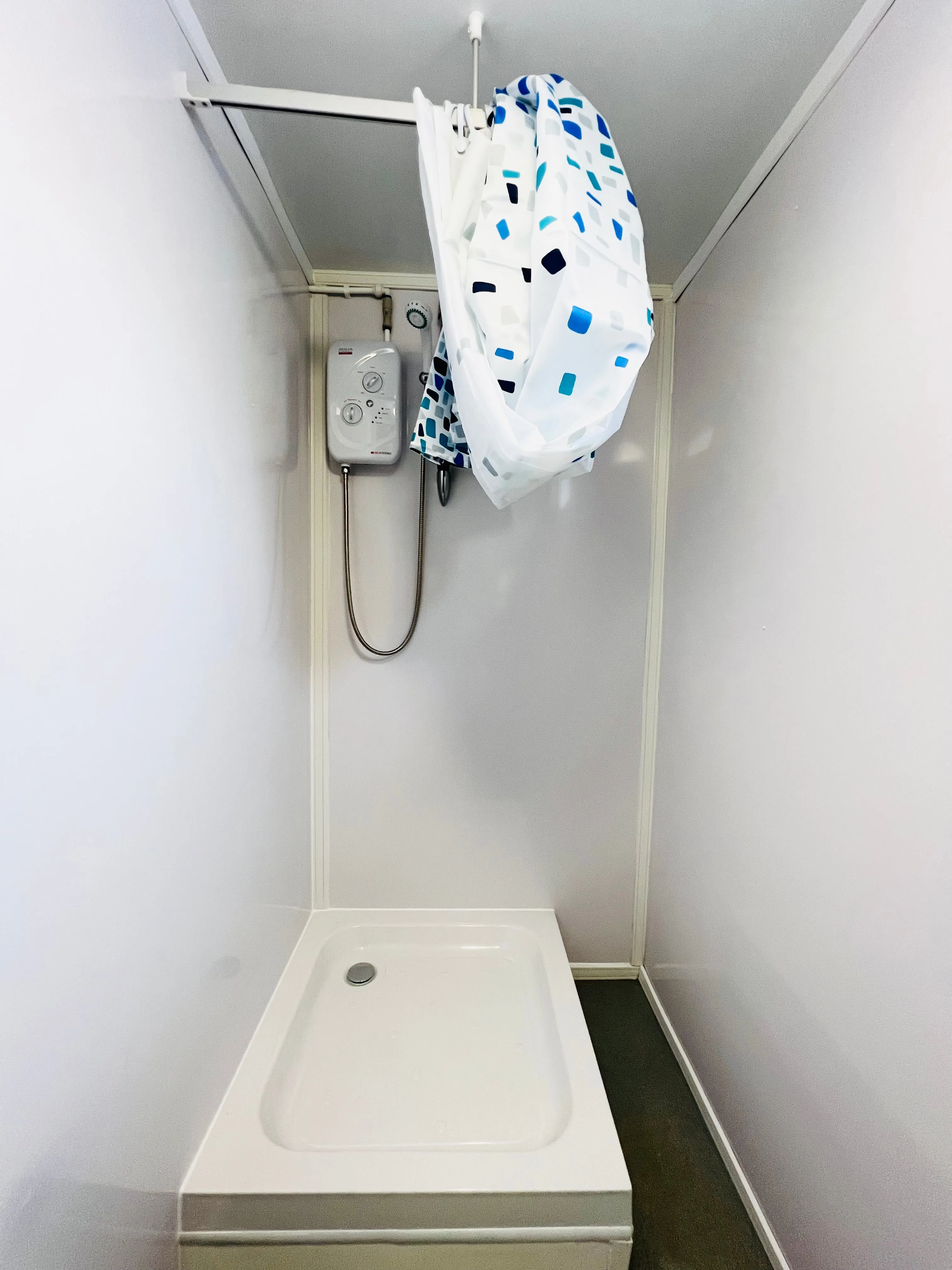 Toilet Block   Shower 24 x 9 Ft | 4   1 Toilet | Separate Shower Room | Portable Building | No 882