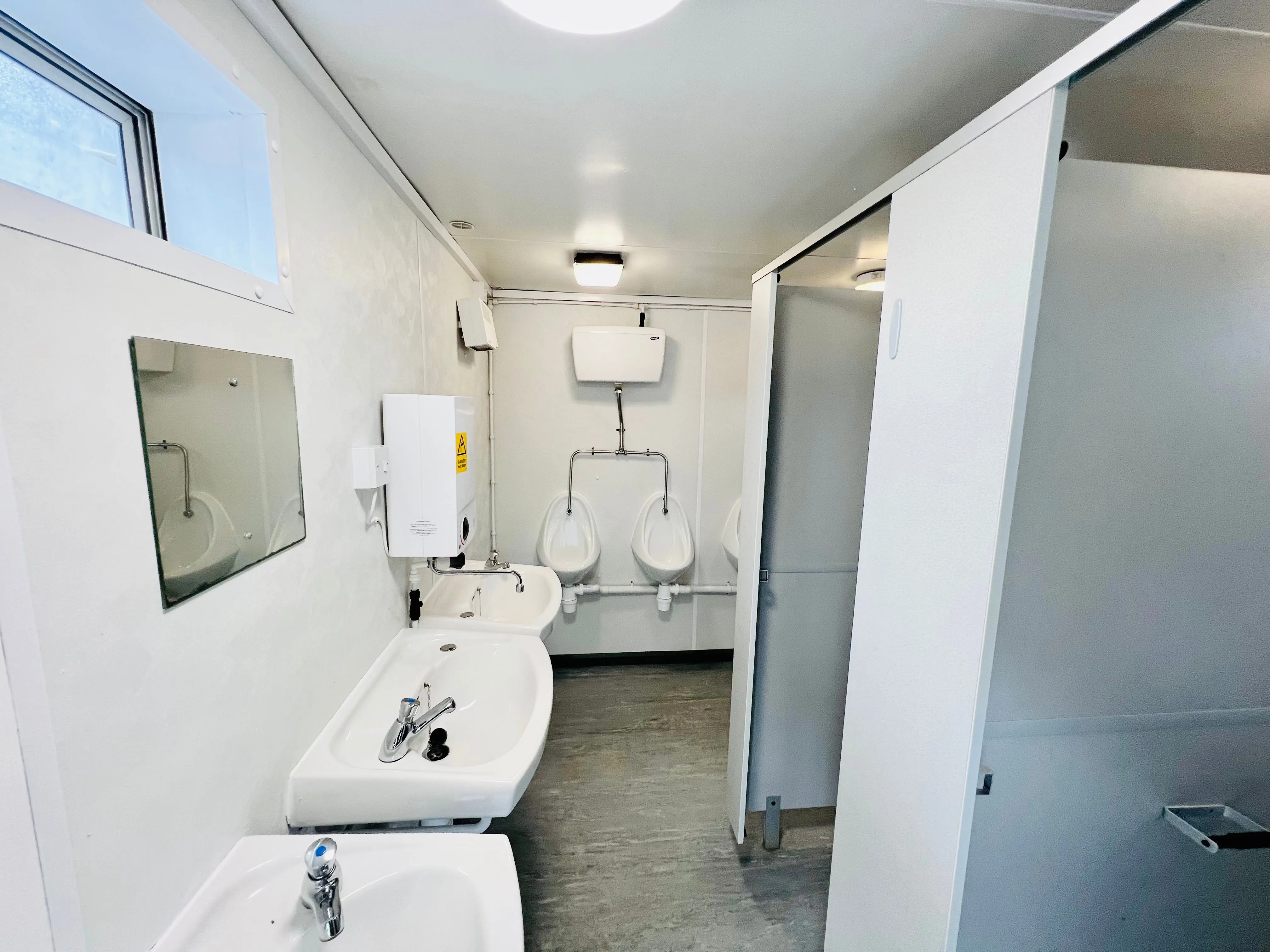 Toilet Block   Shower 24 x 9 Ft | 4   1 Toilet | Separate Shower Room | Portable Building | No 882