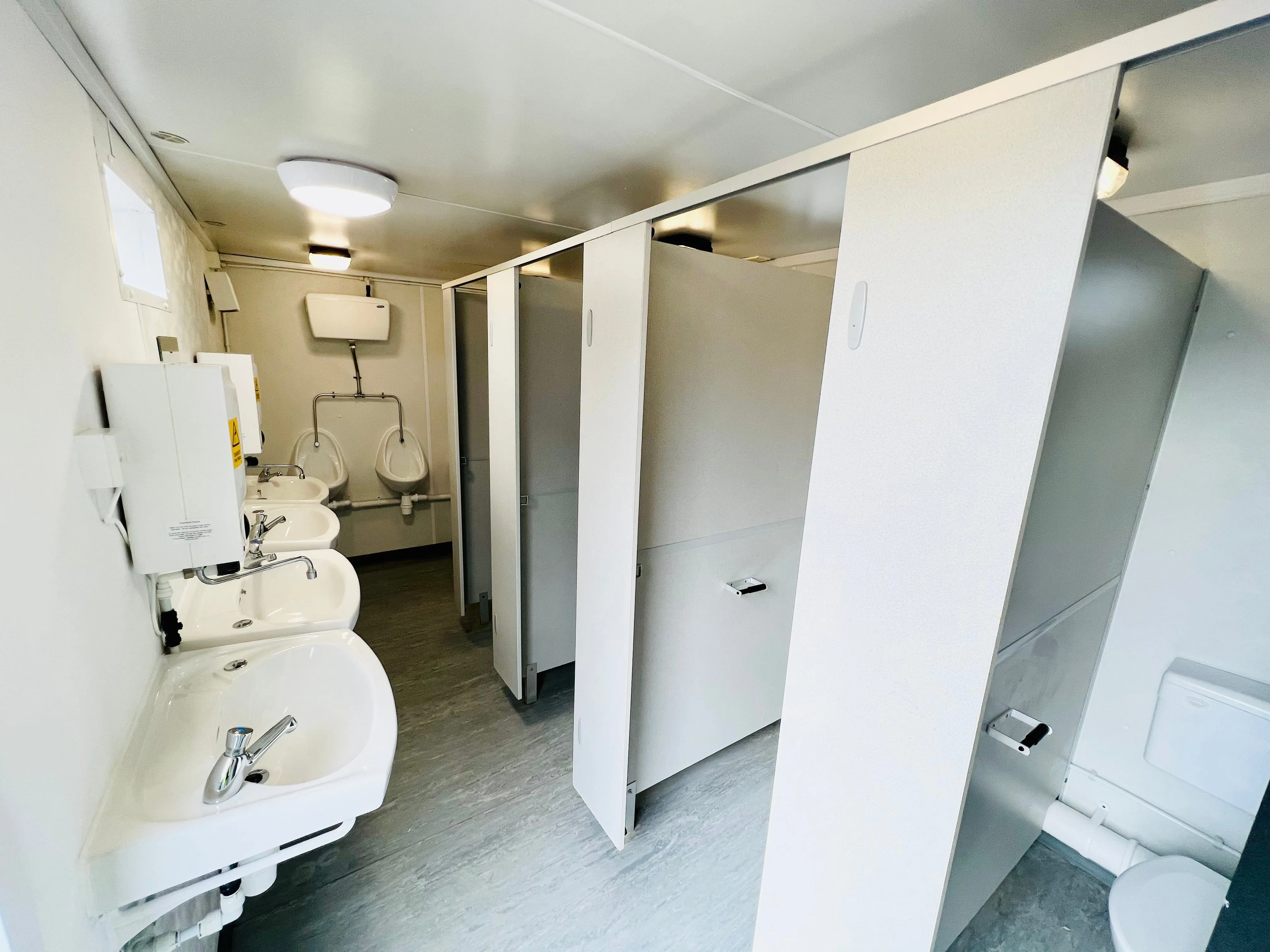 Toilet Block   Shower 24 x 9 Ft | 4   1 Toilet | Separate Shower Room | Portable Building | No 882